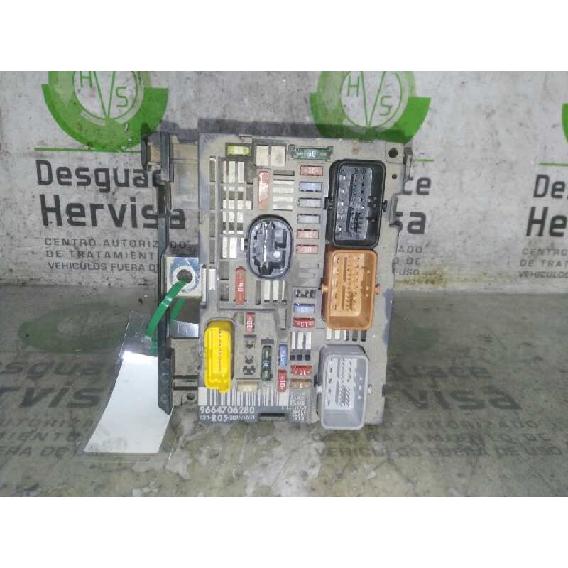 Recambio de caja reles / fusibles para citroen c4 berlina 9hz referencia OEM IAM 9664706280  