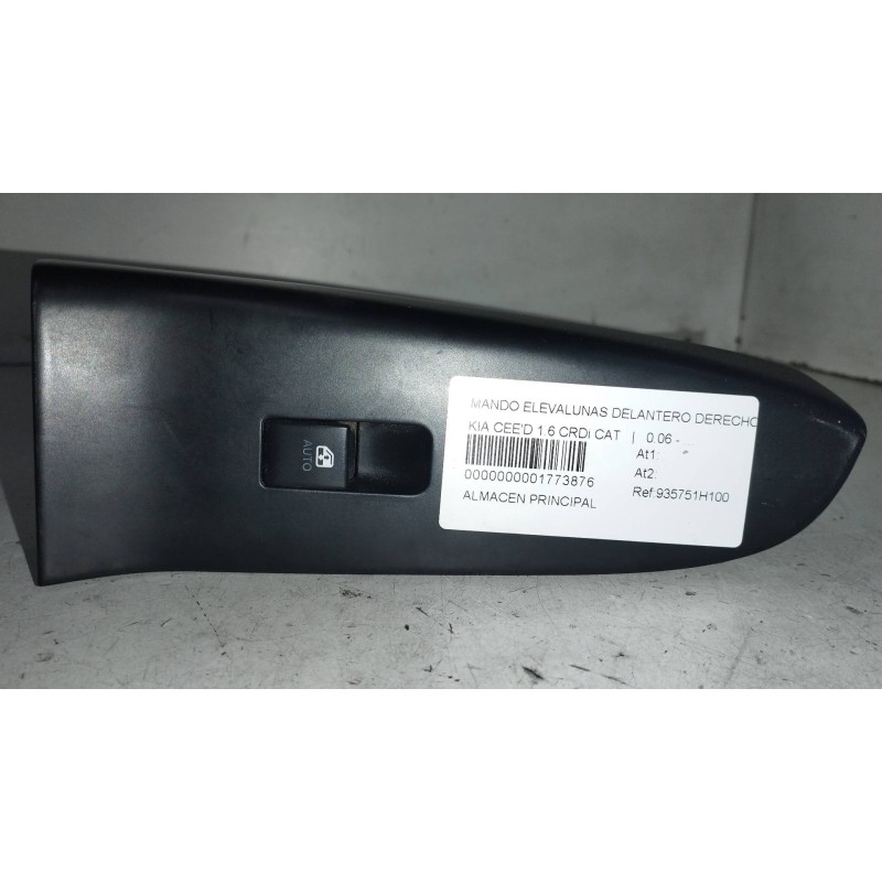 Recambio de mando elevalunas delantero derecho para kia ceed (ed) d4fb referencia OEM IAM 935751H100  