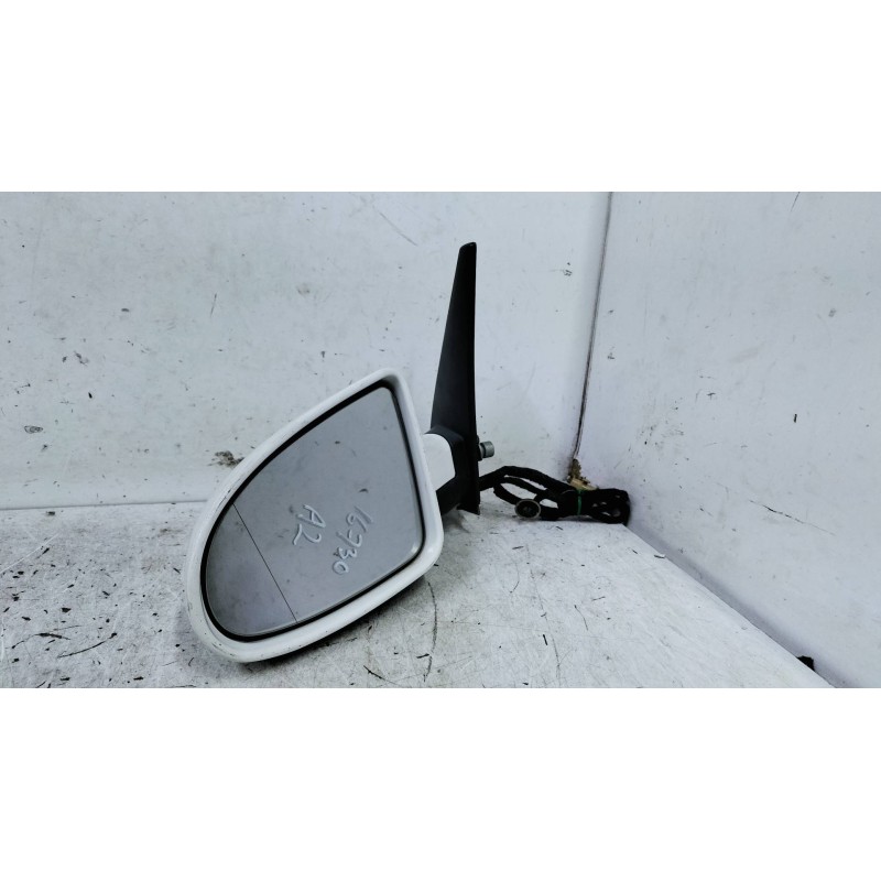 Recambio de retrovisor izquierdo para audi a2 (8z) amf referencia OEM IAM 12323380  