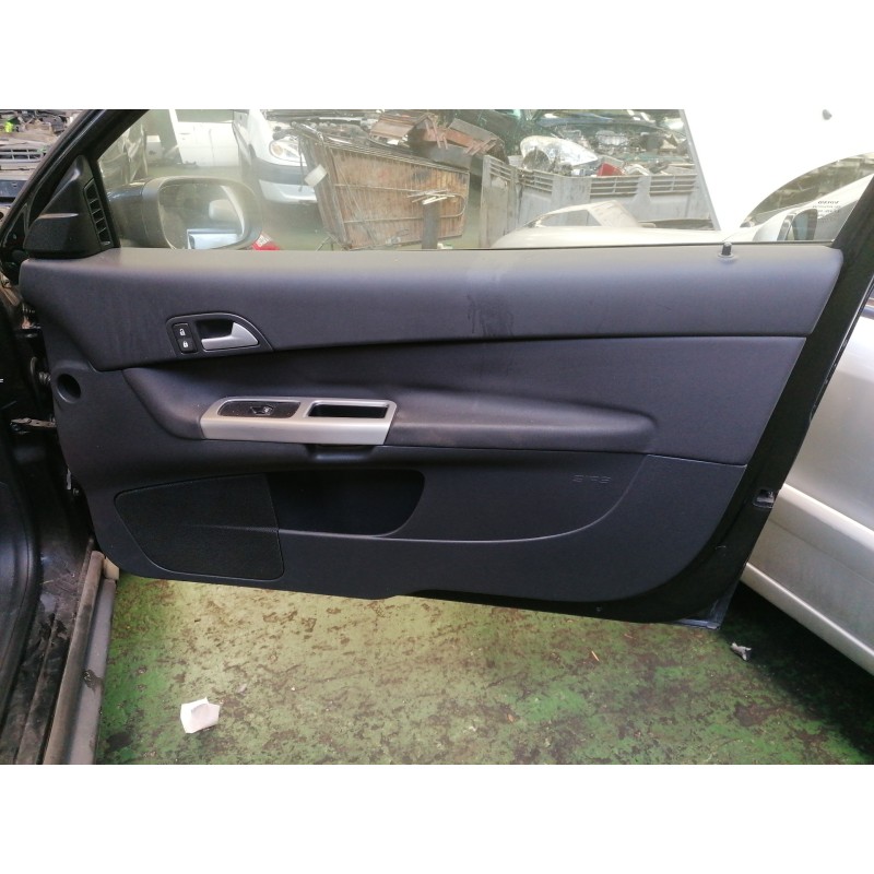 Recambio de guarnecido puerta delantera derecha para volvo c30 d5244t13 referencia OEM IAM   