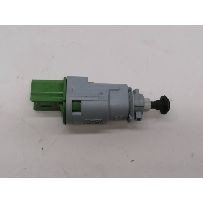 Recambio de interruptor para renault express k9k876 referencia OEM IAM 8200276360D  